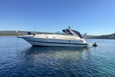 motor occasion Cruisers Yachts 4270 -1997