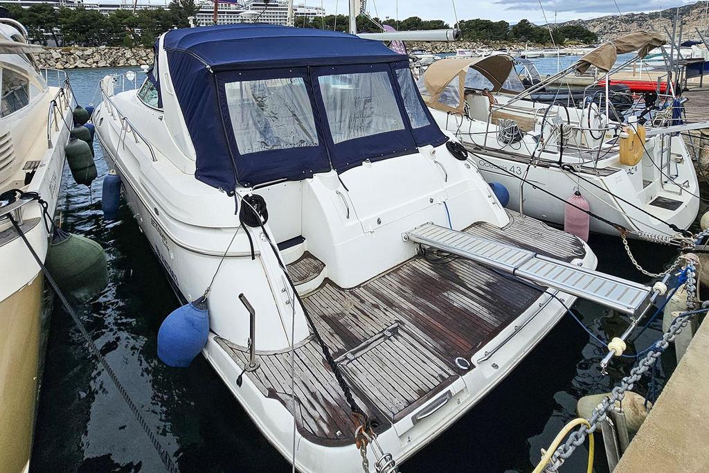 Cruisers Yachts 4270 <br>1997 – Image 3