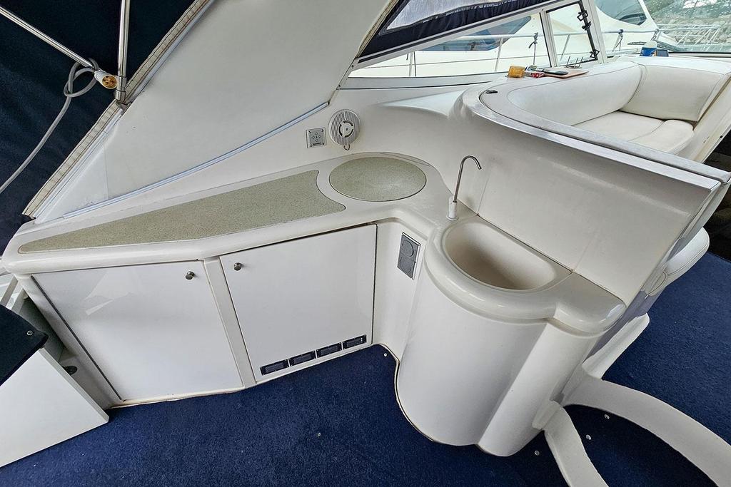 Cruisers Yachts 4270 <br>1997 – Image 12