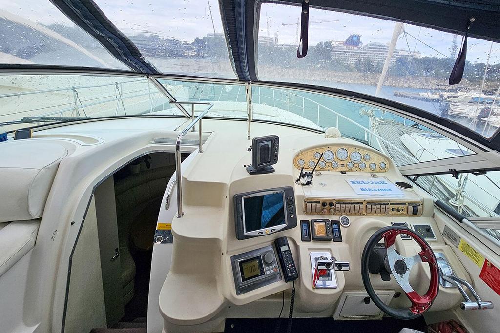 Cruisers Yachts 4270 <br>1997 – Image 16