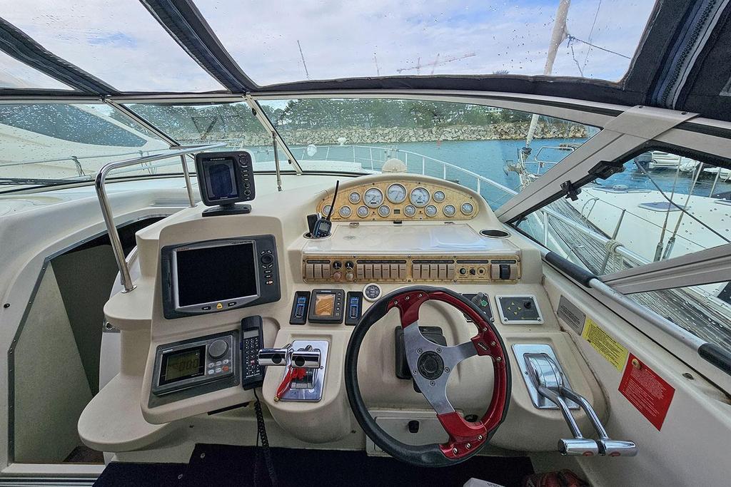 Cruisers Yachts 4270 <br>1997 – Image 17