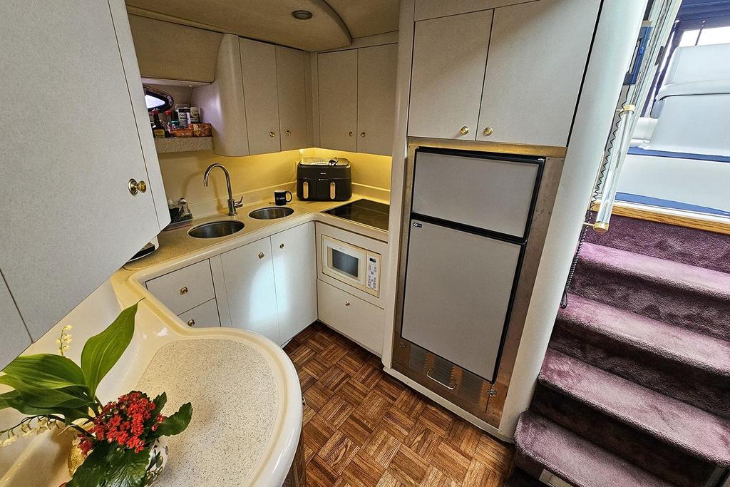 Cruisers Yachts 4270 <br>1997 – Image 18