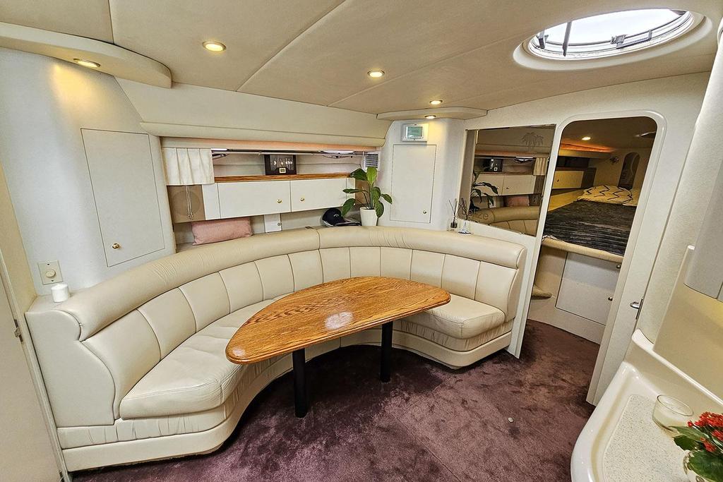 Cruisers Yachts 4270 <br>1997 – Image 20