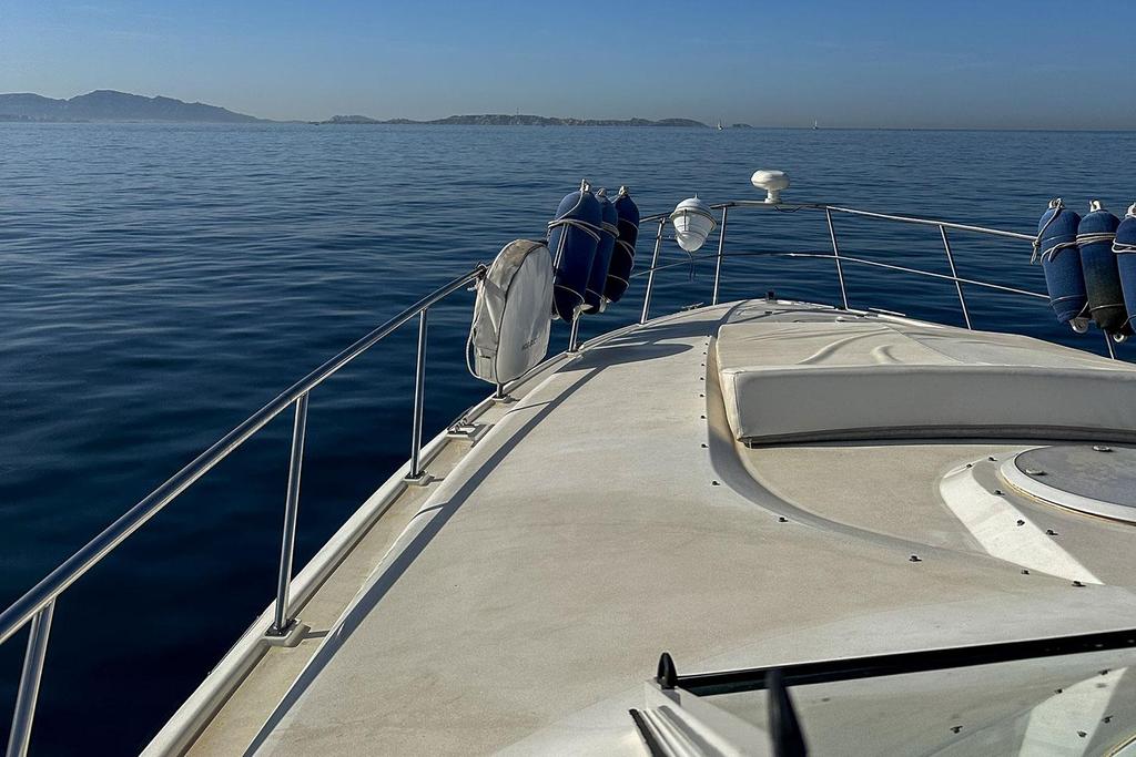 Cruisers Yachts 4270 <br>1997 – Image 30