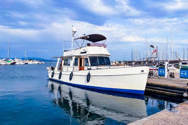 1980-Grand-Banks-42-10_1iwRSNL-612x408