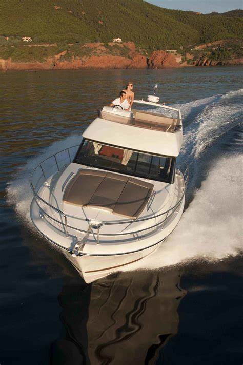 Prestige Yachts 400 F-Line