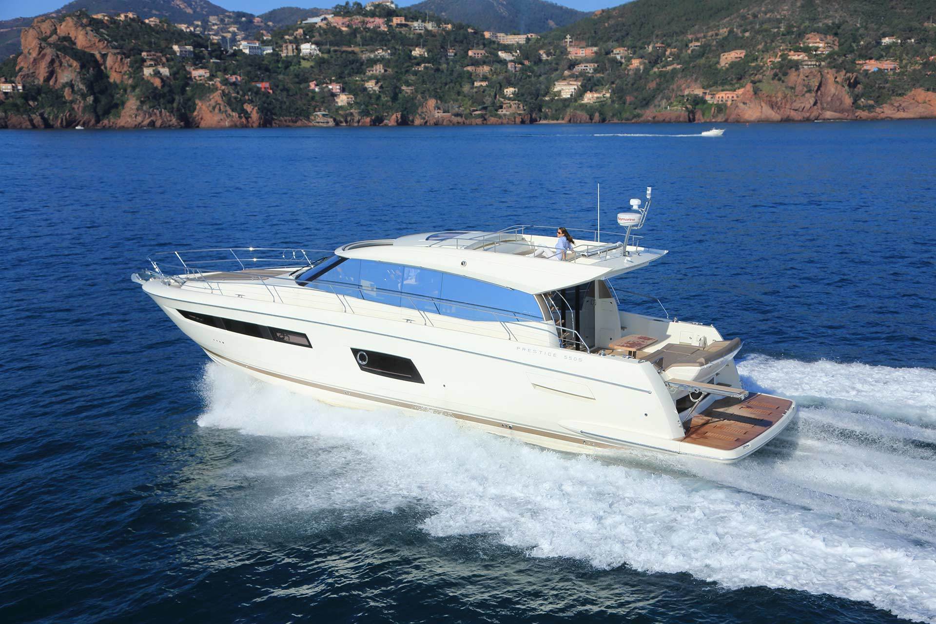 Prestige Yachts 550S