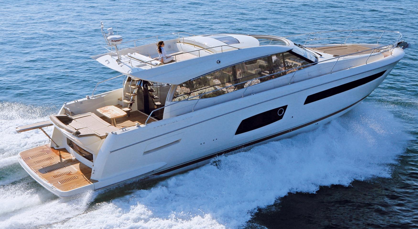 Prestige Yachts 560 S