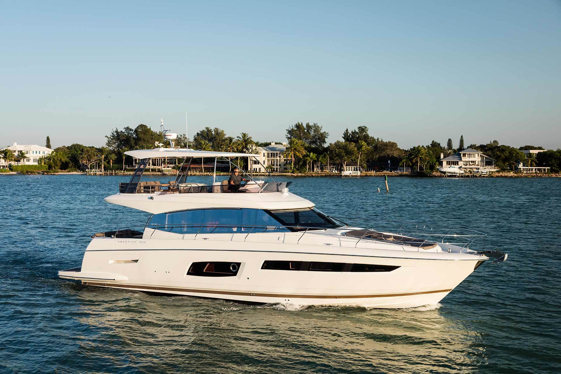 Prestige Yachts 560