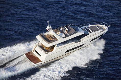 Prestige Yachts 680 F-Line